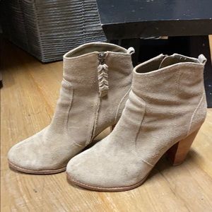 Joie suede booties Size 39 neutral tan suede